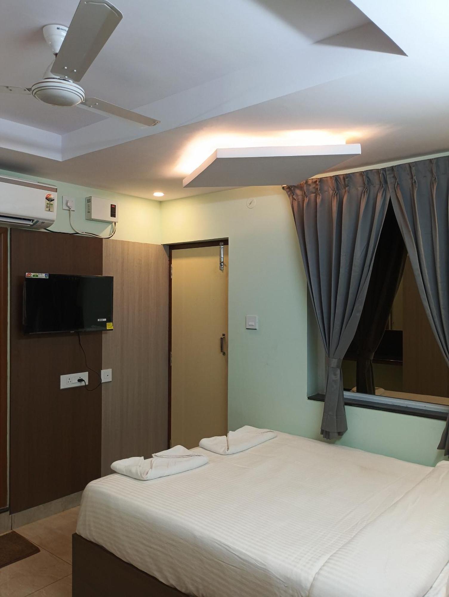 Hotel Malar Park à Tiruvannāmalai Extérieur photo